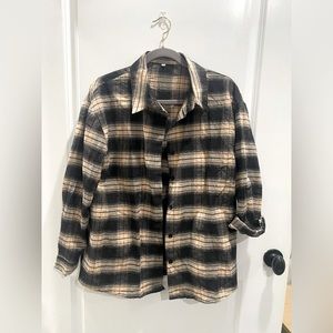 Size Medium Black and Tan Women’s Button-up Flannel